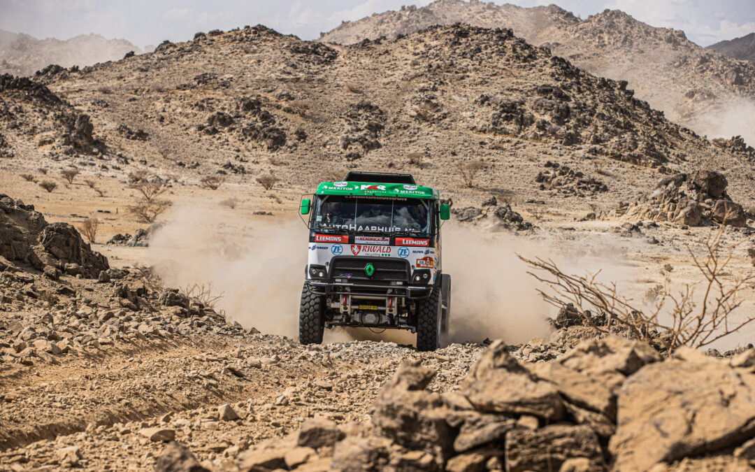 Oba kamiony zahájily Dakar v desítce