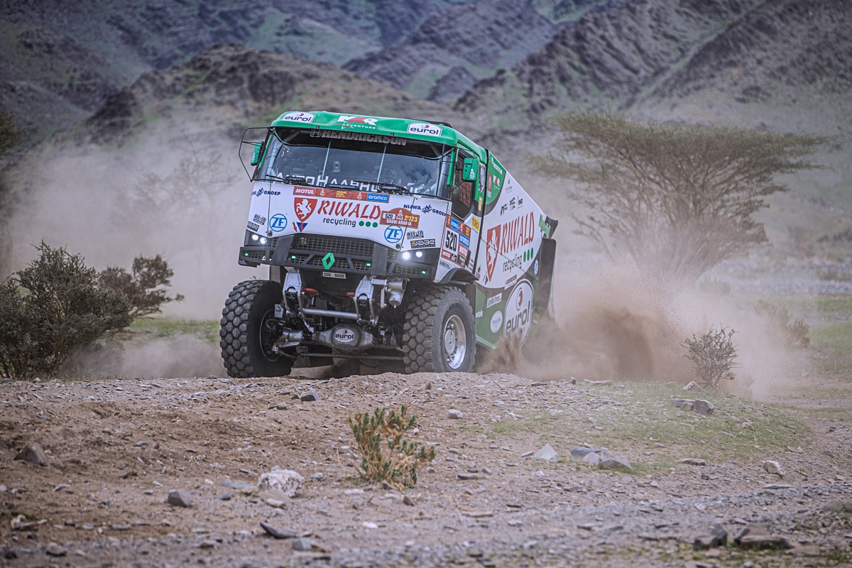 Kamion od MKR Technology ve 2. etapě rallye Dakar.