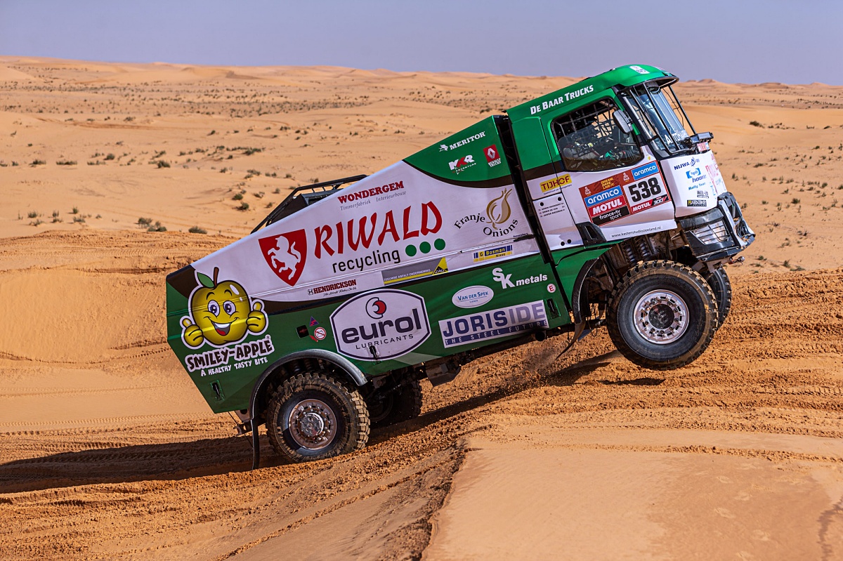 Kamion Adwina Hoonderta od MKR Technology během Dakaru.